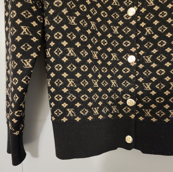 Cardigan - Picture 2 of 6